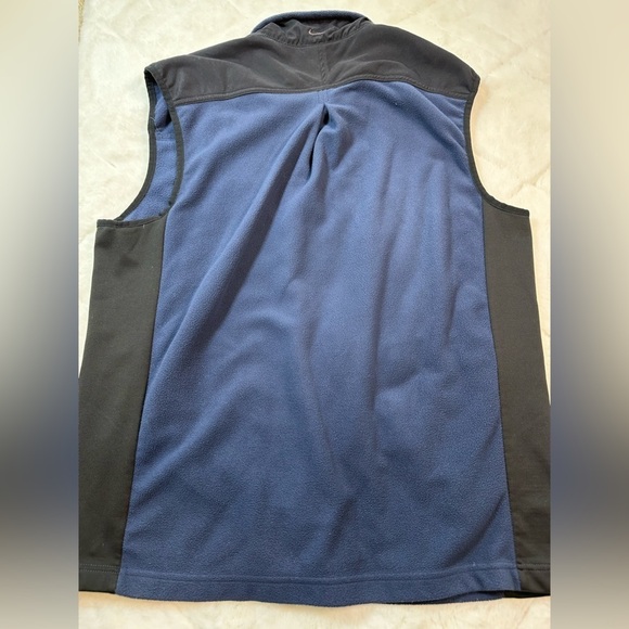 Nike Golf Men’s Medium thema•fit zip up fleece vest stretch sides navy blue M - Picture 5 of 5